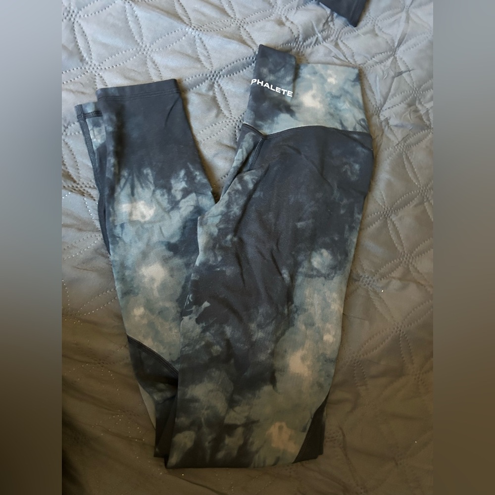 Alphalete leggings